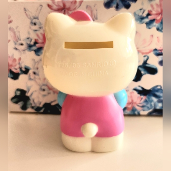 Hello Kitty plastic coins bank - Picture 3 of 3